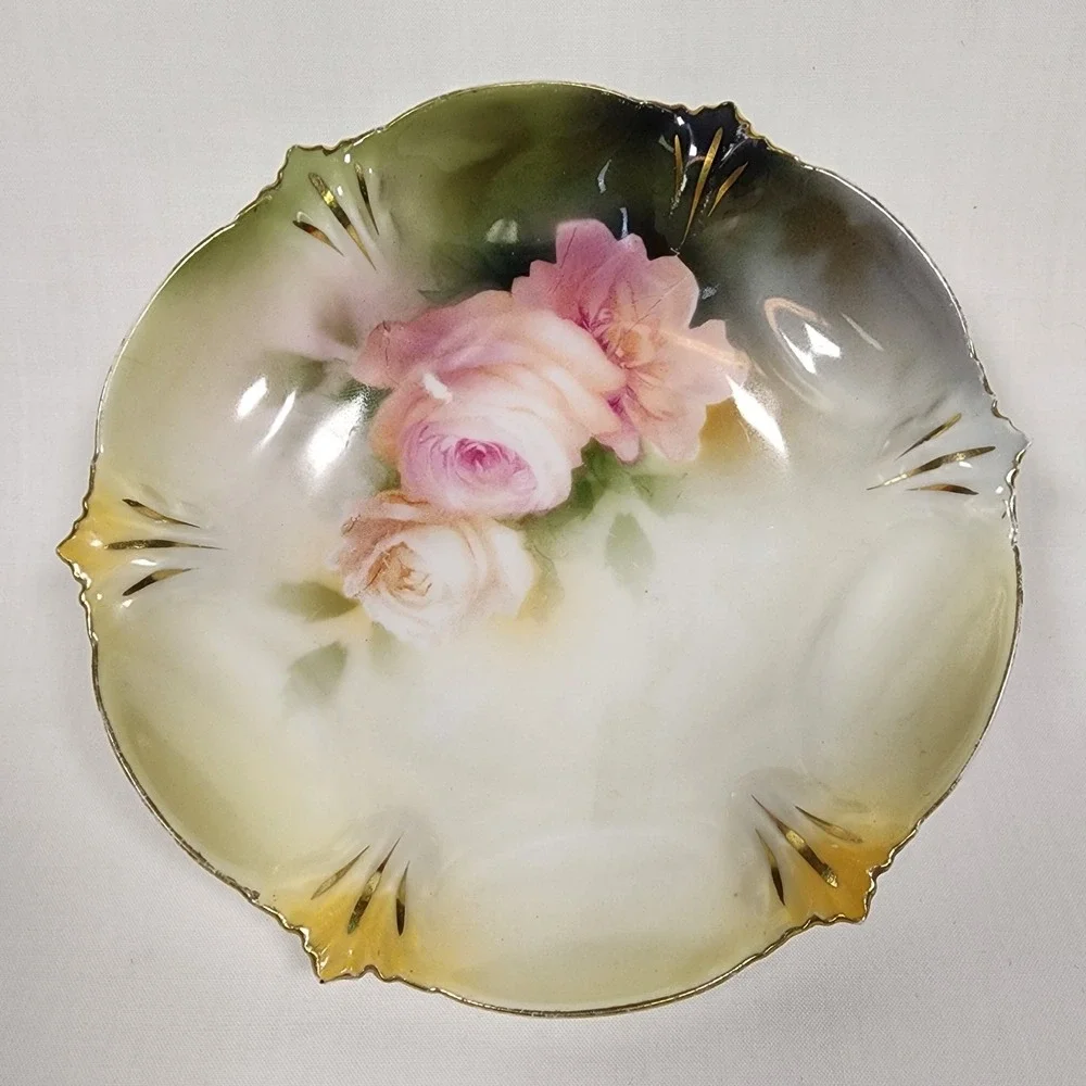 ANTIQUE RS Prussia Scalloped Hand Painted Serving Bowl Iris &‎ Roses Fruit Salad